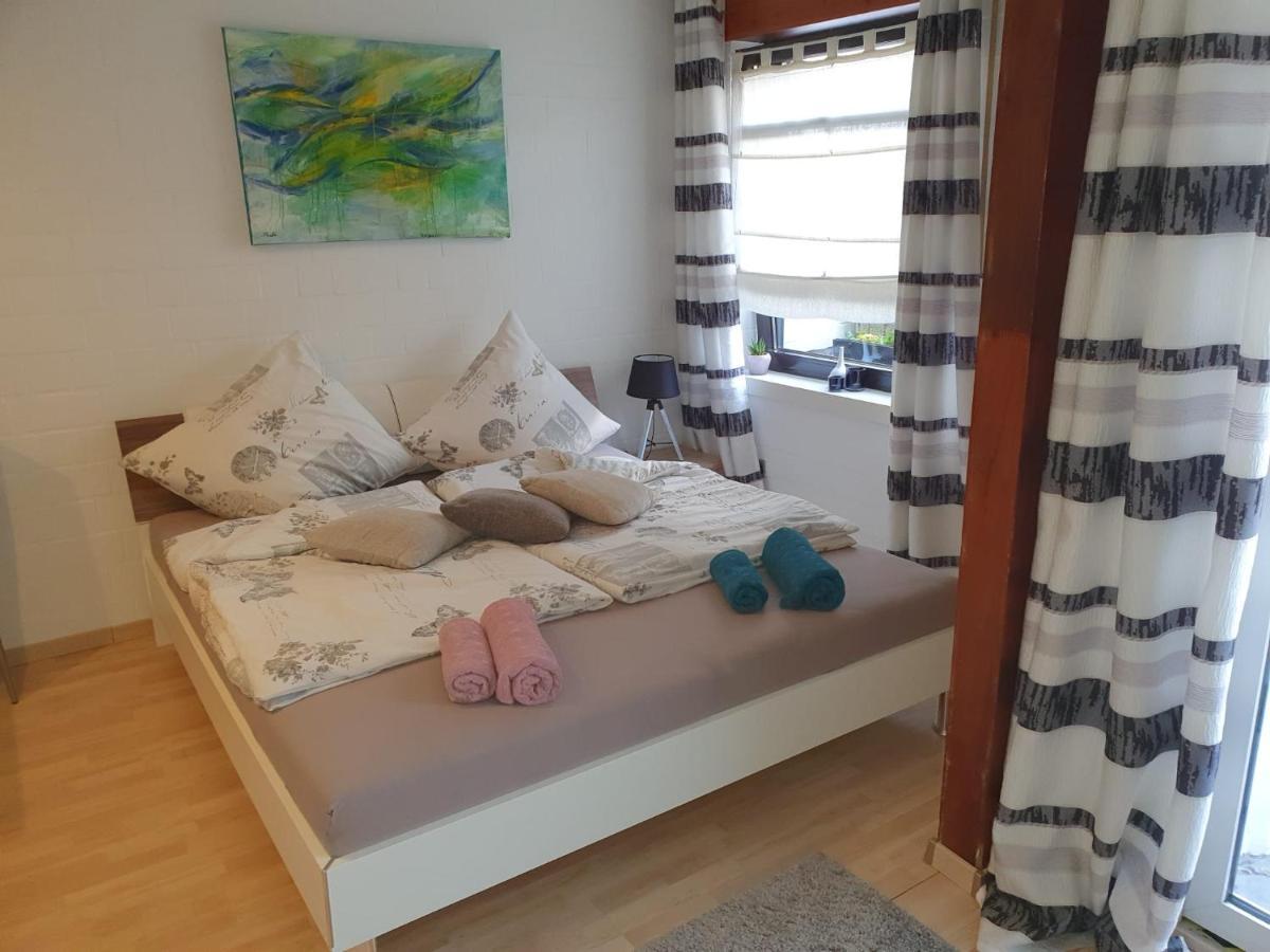 Privat Apartaments , Eigene Eigang, Eigene Badezimmer, Und Eigene Kueche Straelen Esterno foto
